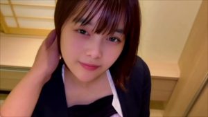 Cô em xinh đi cùng trai vào khách sạn