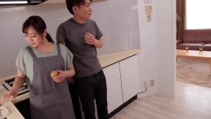 Chịch vụng trộm với giúp việc sau lưng vợ